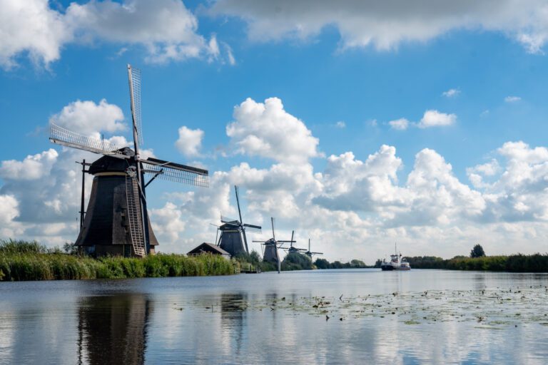 https://v1.kinderdijk.com/wp-content/uploads/2023/03/Kinderdijk_nieuws_feest.jpg