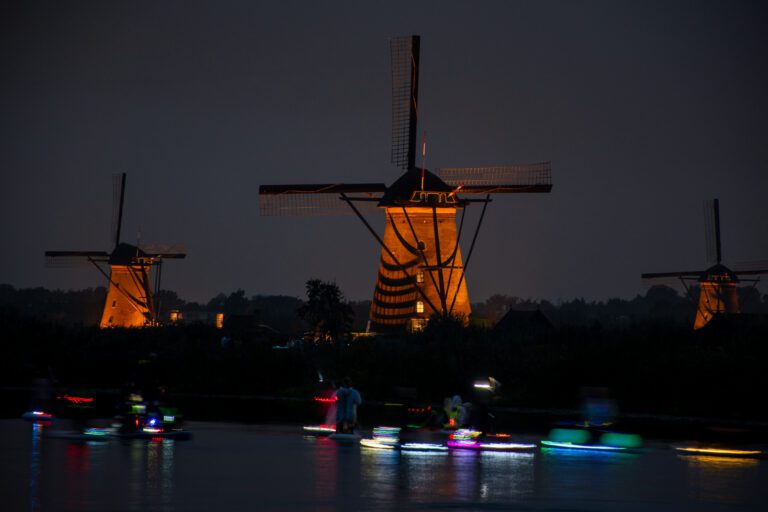 https://v1.kinderdijk.com/wp-content/uploads/2024/09/2024_Verlichtingsweek_Lisanne-Vermaas-scaled.jpg